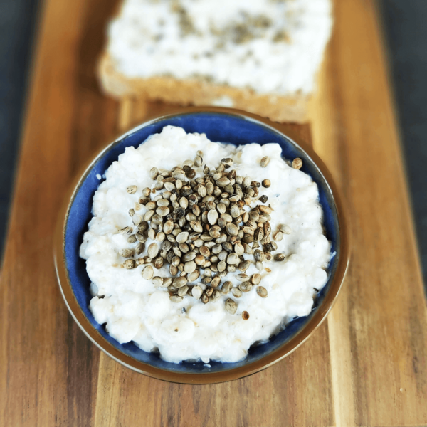 Hanf Hüttenkäsedip, Dip mit Hanföl